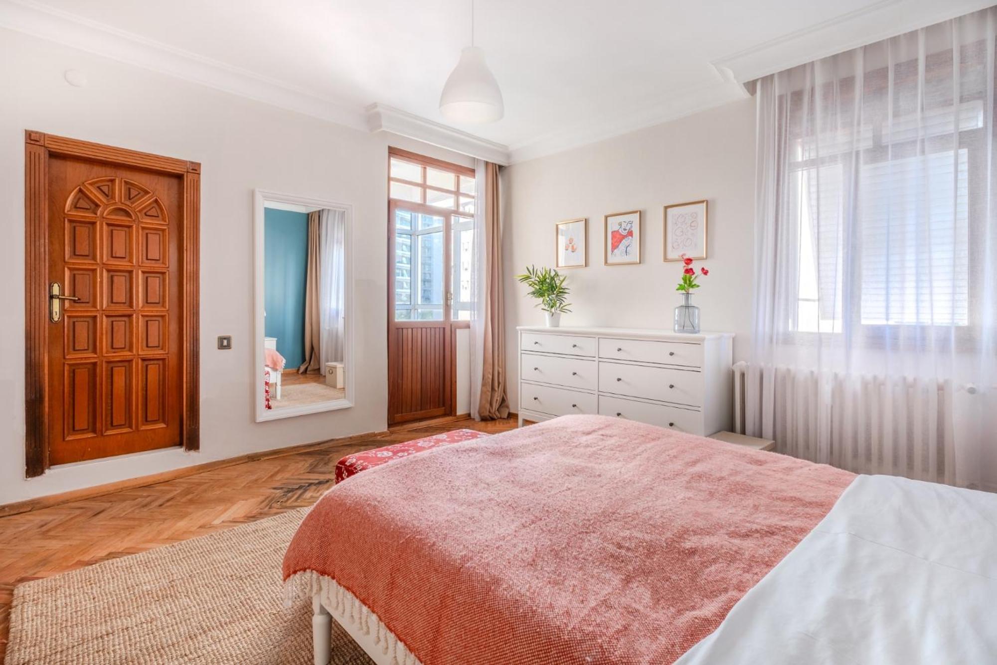 Duplex Unit With Patio And Balcony 5 Min From Sea Istanbul