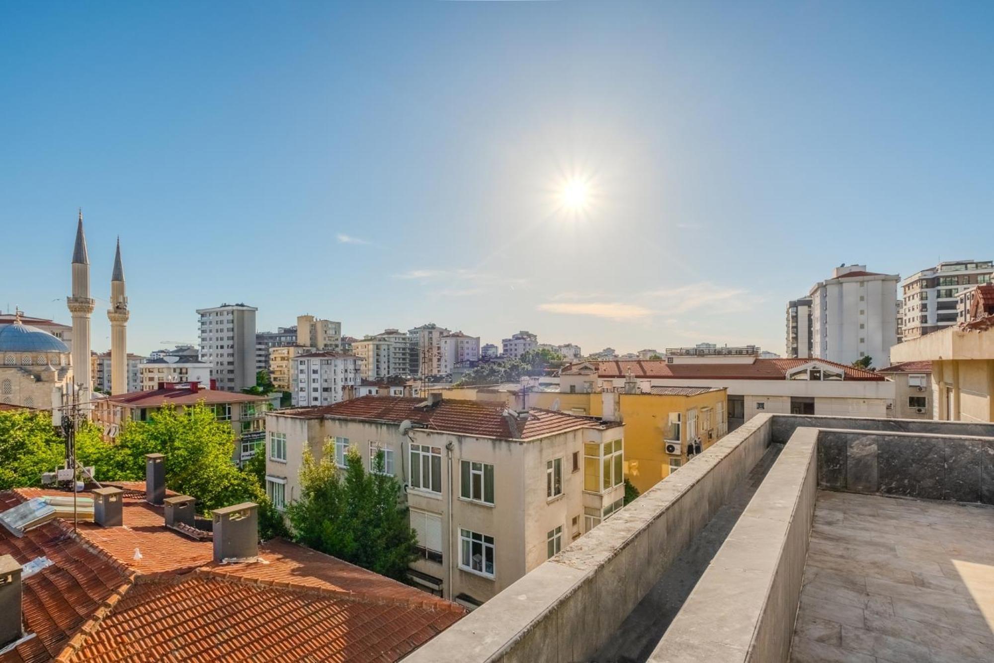 Duplex Unit With Patio And Balcony 5 Min From Sea * Istanbul